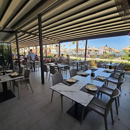 Okej Hotel Golem (Tirana)