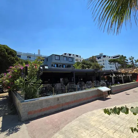 Hotel Okej Golem (Tirana)